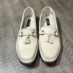 ECCO women’s leather tasseled loafers
